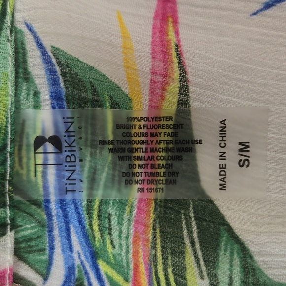 Tropical Cover-Up - Picture 6 of 8